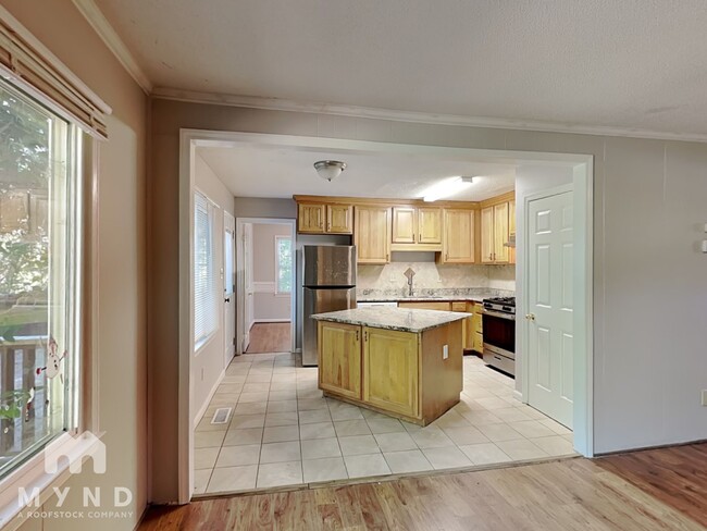 Building Photo - 4812 Kaplan Dr