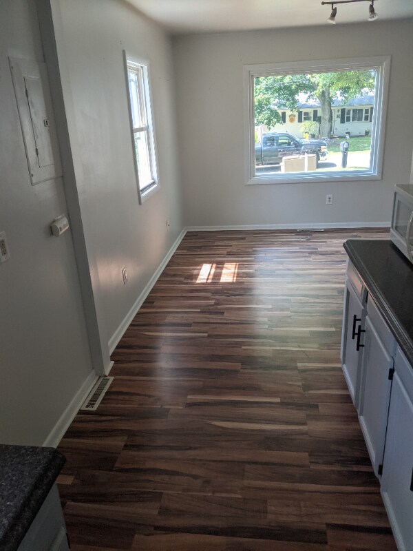 Foto del edificio - 1077 Davey Ave