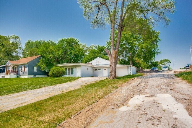 Building Photo - 3030 N 75th Terrace