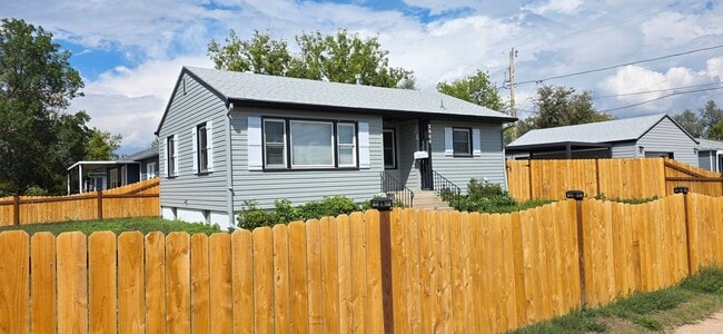 Building Photo - 2904 Plum Dr