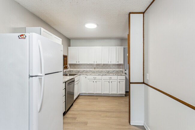 Foto del edificio - 6300 N East Park View St