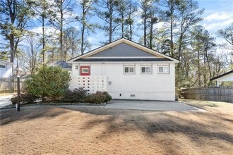Building Photo - 2026 Harwinor Rd SE