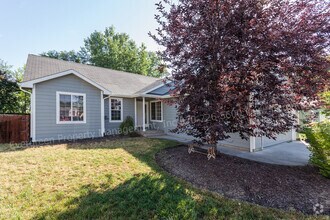 Building Photo - 830 Madera Ct