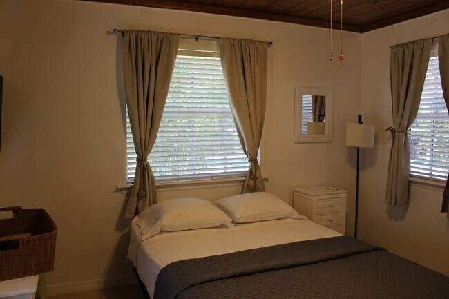 Foto del edificio - 225 Gulfstream Blvd