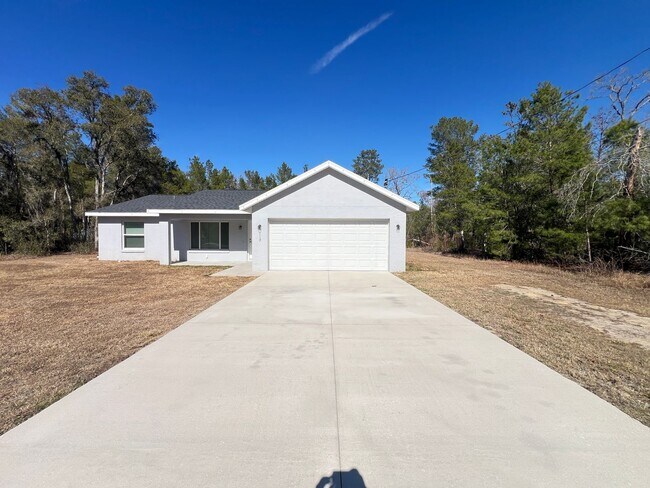 Foto del edificio - AWESOME 3 BD/2BA Home in Ocklawaha!!!
