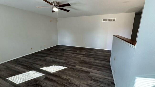 Foto del edificio - 1615 Central Pkwy