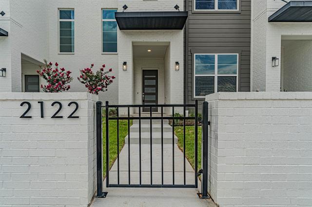 Foto del edificio - 2122 Village Walk Ln
