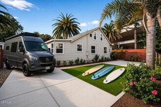 Building Photo - 201 S Olive St