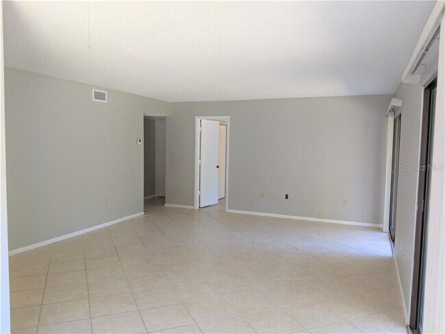 Building Photo - 2204 Bahia Vista St