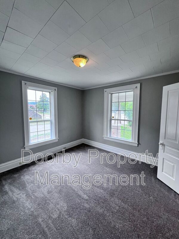 Building Photo - 4028 Highland Ave