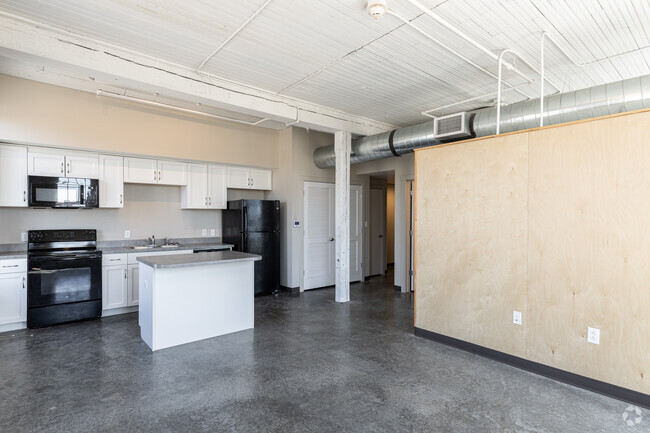 1BR, 1BA - 650SF - Wheelhouse Lofts