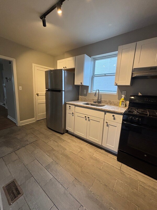 Photo - 10XX E Cold Spring Ln House