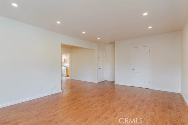 Foto del edificio - 336 W Lexington Dr