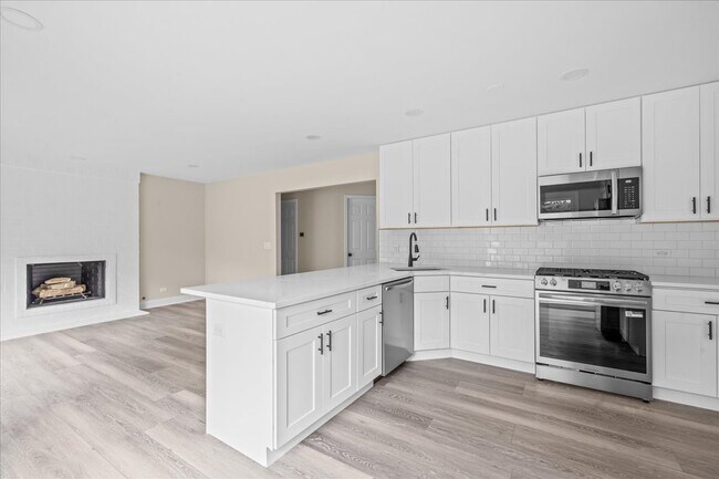 Foto del edificio - 872 Tylerton Cir