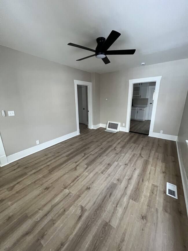 Foto del edificio - 724 Custer St