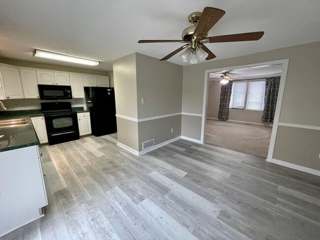 Building Photo - South Fayette - Spacious 3 Bedroom, 2.5 Bath Townhouse - Hunting Ridge Community