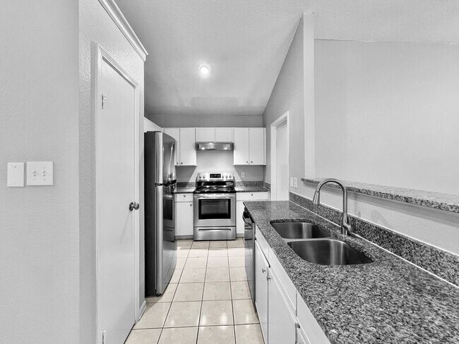 Foto del edificio - 229 Teakwood Ln