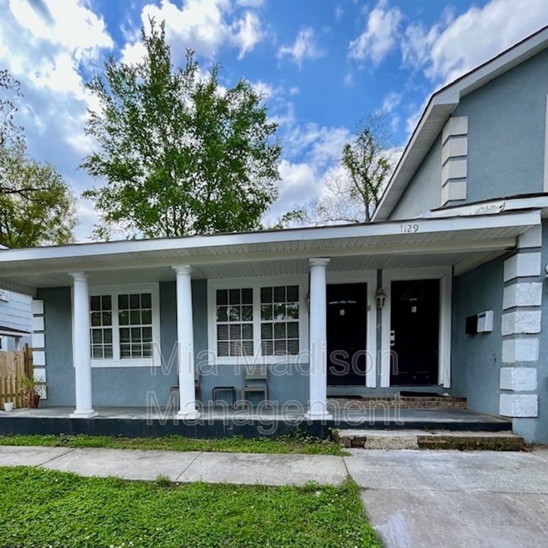 Primary Photo - 1129 E Bolton St