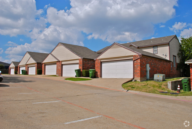 Building Photo - Wykeham Condominiums