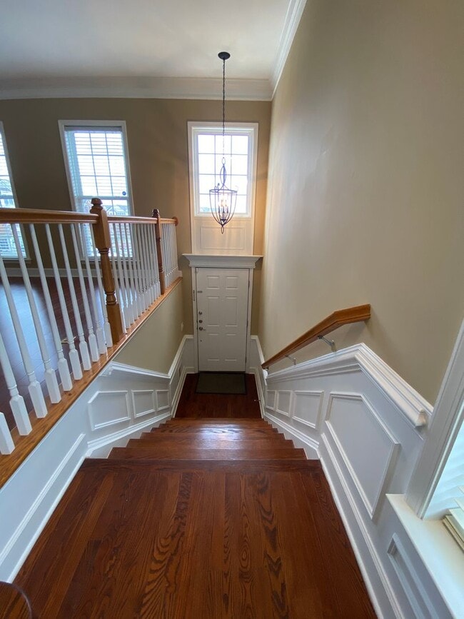 Foto del edificio - Bright and Spacious End Unit Townhouse in ...