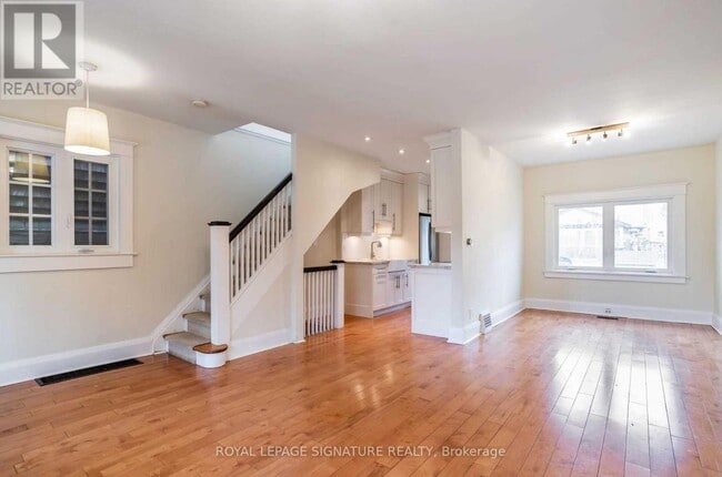 Building Photo - 62 Kingsmount Park Rd