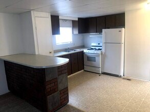 Building Photo - 421 N 200 W St