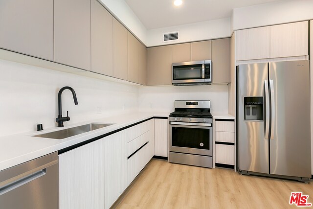 Foto del edificio - 3675 Dunn Dr