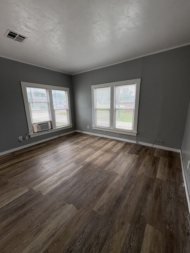 Foto del edificio - 225 N Hope Ave