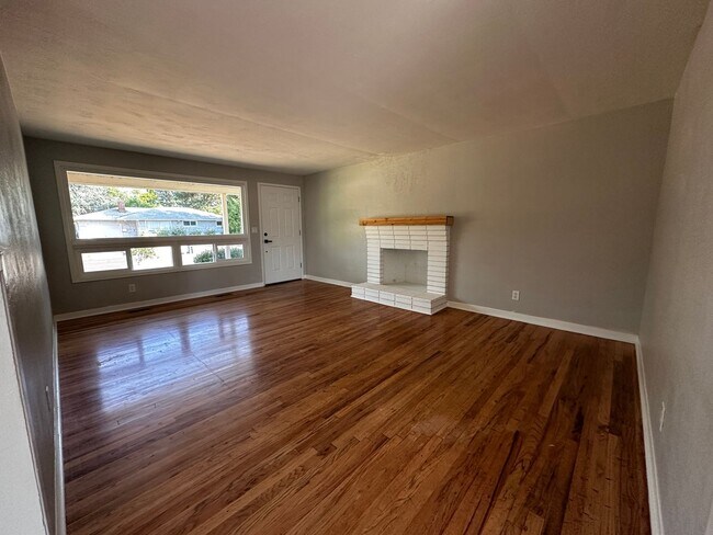 Foto del edificio - Charming 4 bedroom home in Independence