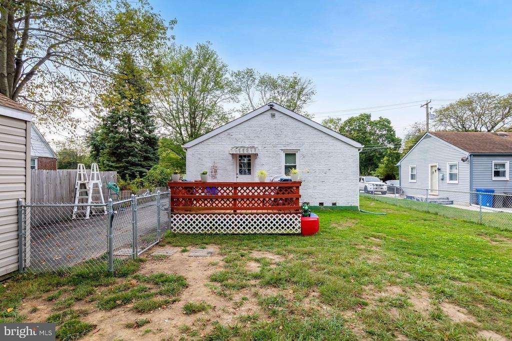 Primary Photo - 33 E Clinton St