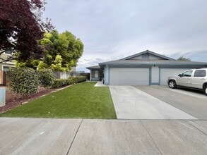 Building Photo - 1180 Wilma Dr