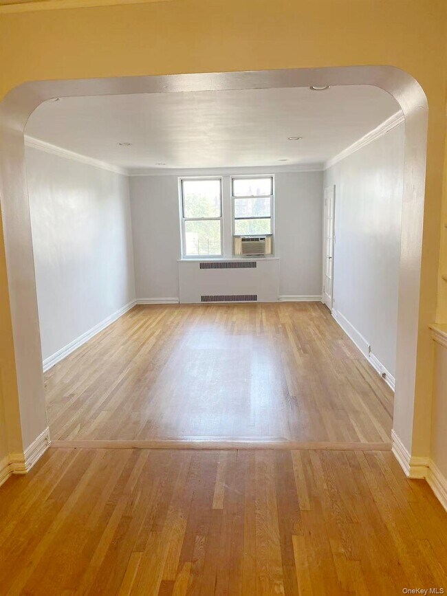 Foto del edificio - 75-40 Austin St