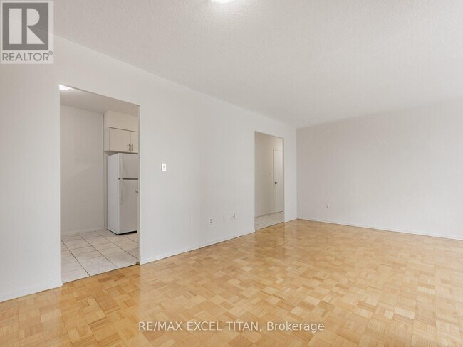 Photo du bâtiment - 1385 Midland Ave