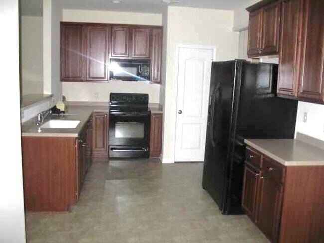 Foto del edificio - 3160 Landing Falls Ln