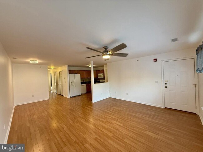 Foto del edificio - 9228 Blue Grass Rd