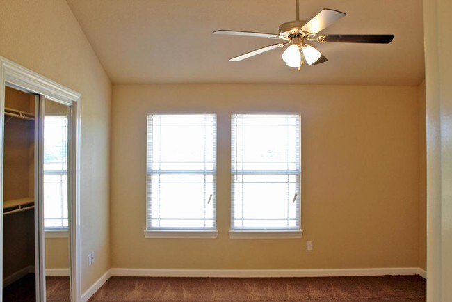 Foto del edificio - 4327 N 106th St