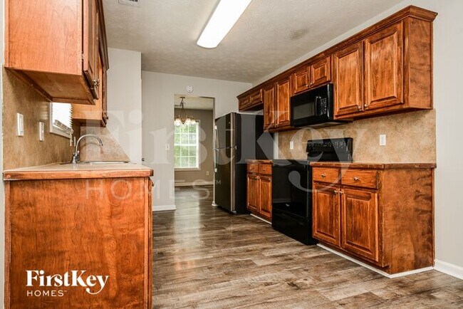 Building Photo - 120 Lumby Ln