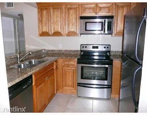 Building Photo - 1545 Lake Crystal Dr
