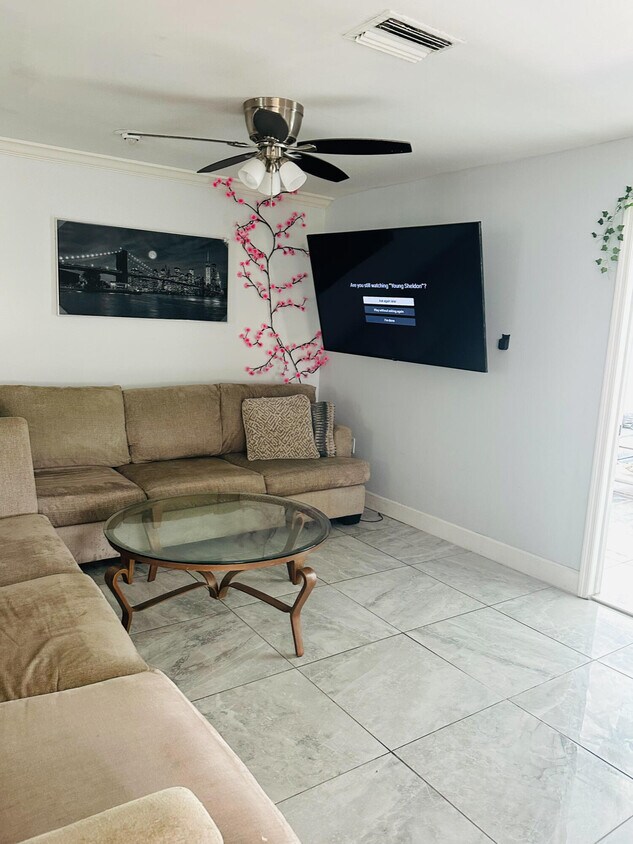 Foto principal - 1711 SW 23rd Ave