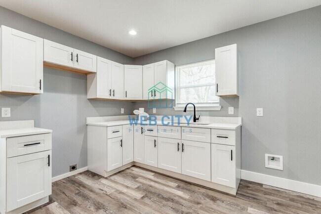 Foto del edificio - 3207 Mallory Dr