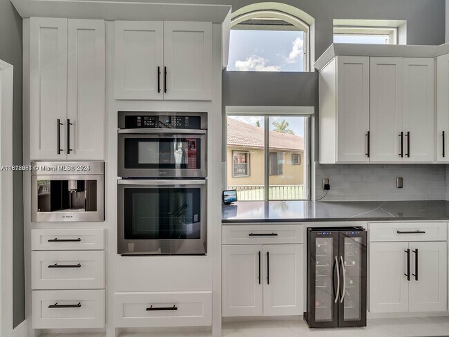 Building Photo - 4248 SW 185th Ave