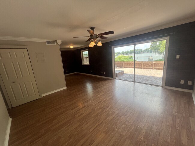 Foto del edificio - 616 Georgetown Dr