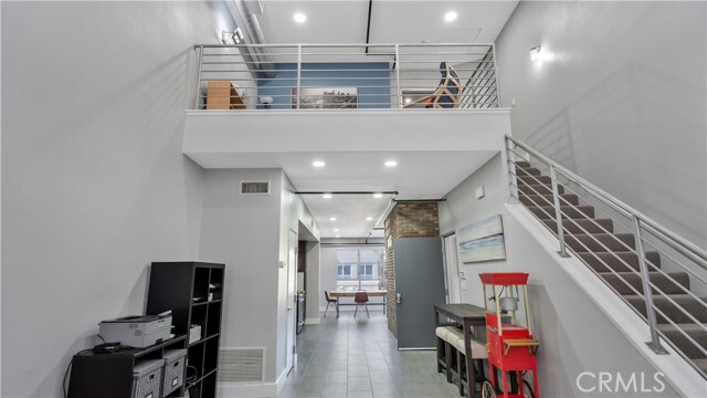 Building Photo - 728 N Santiago St