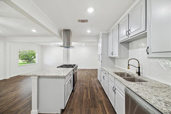 Foto del edificio - 3910 Englewood St