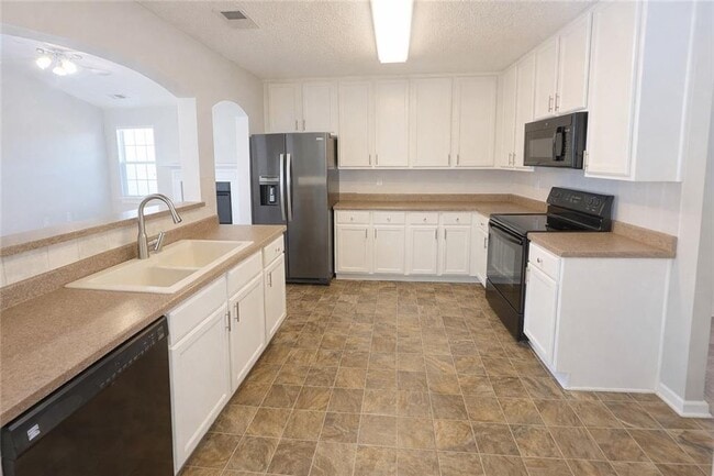 Building Photo - 728 Denise Ct