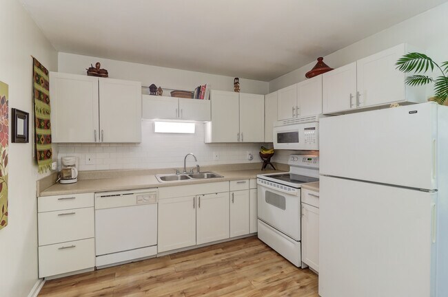 Building Photo - 507 Stinson Dr
