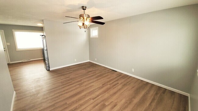 Foto del edificio - 5235 Harbet Ave NW