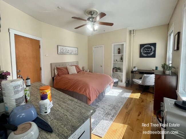 Building Photo - 108 Myrtle St