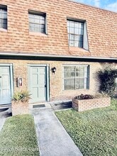 Building Photo - 1301 Arlington Ln NE