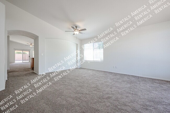 Foto del edificio - Don't miss out on this home situated in th...